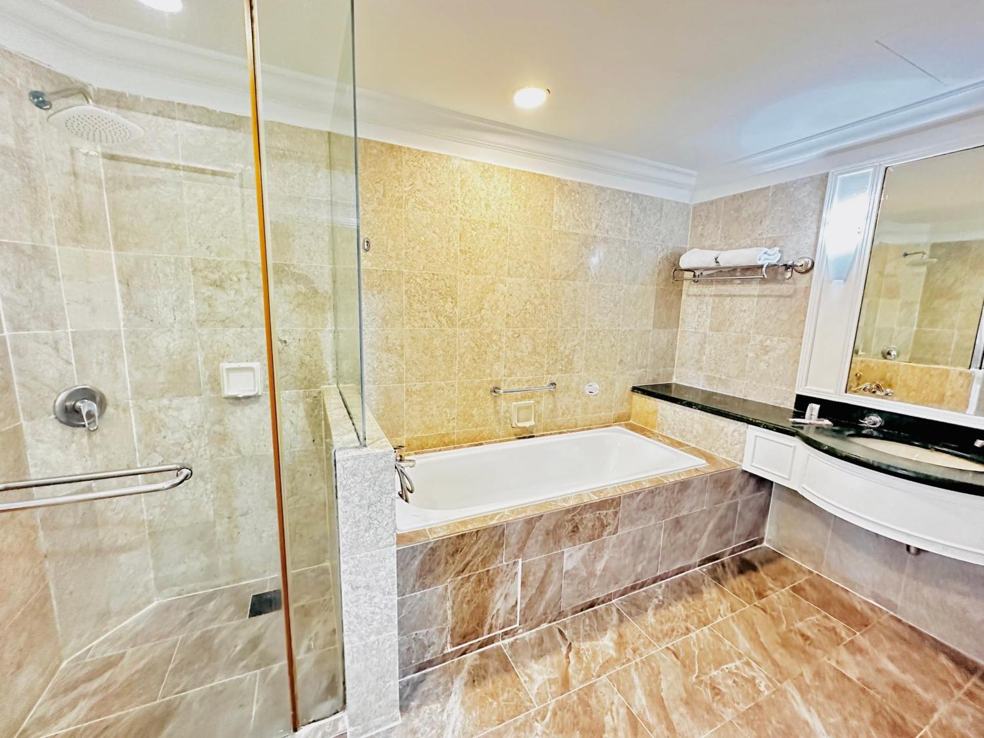 Regal Residences At Berjaya Times Square Kuala Lumpur Luaran gambar